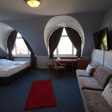 Hotel Bauschheimer Hof Rüsselsheim Zewnętrze zdjęcie