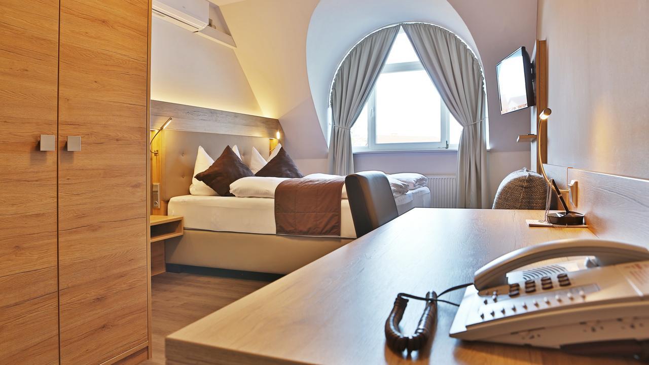 Hotel Bauschheimer Hof Rüsselsheim Zewnętrze zdjęcie