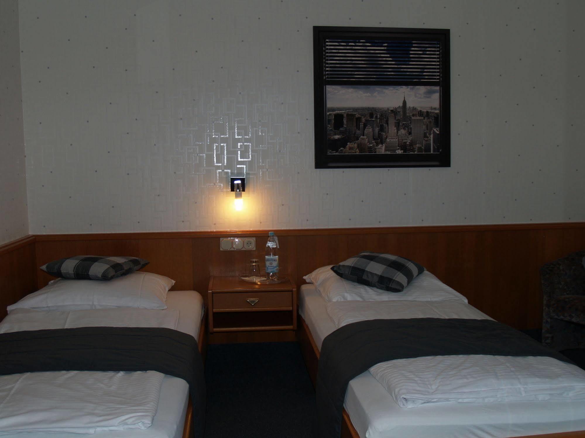 Hotel Bauschheimer Hof Rüsselsheim Zewnętrze zdjęcie