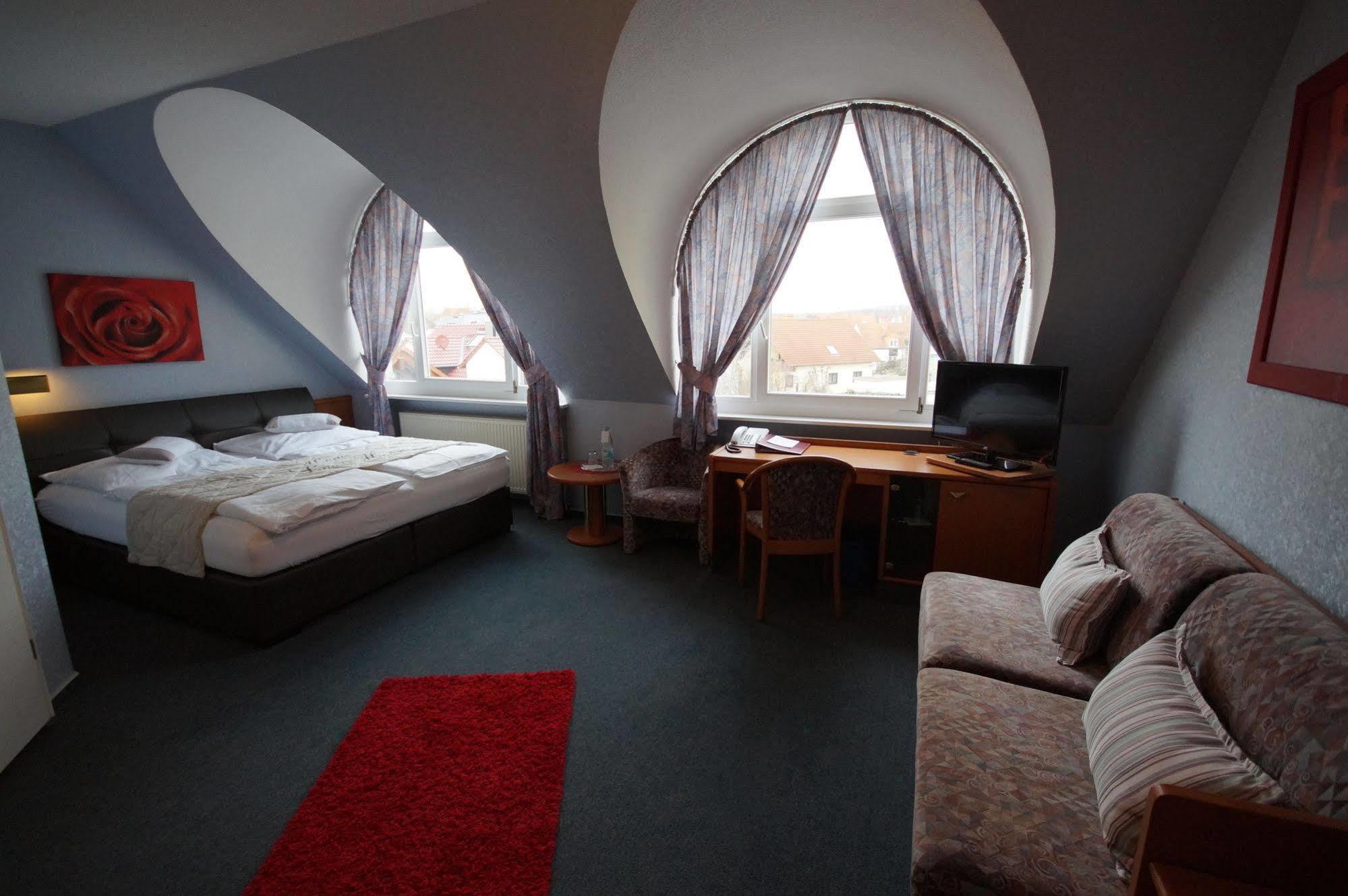 Hotel Bauschheimer Hof Rüsselsheim Zewnętrze zdjęcie